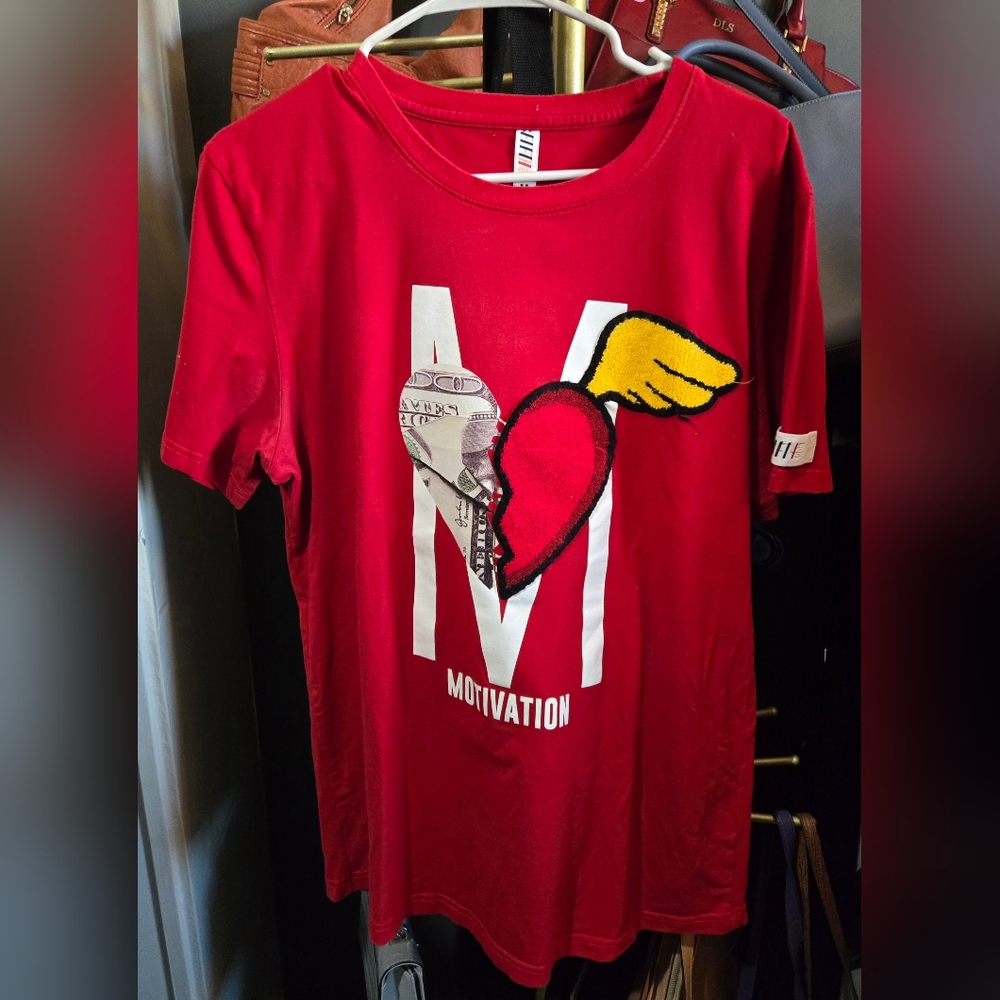 Fifth Loop Motivation Red T-Shirt "For Love or Money" Excellent Condition